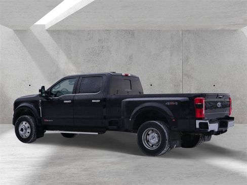 Certified 2023 Ford F450 Lariat w/ Chrome Package image 4