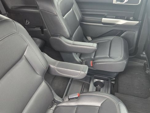 Used 2021 Ford Explorer XLT w/ Equipment Group 202A image 29