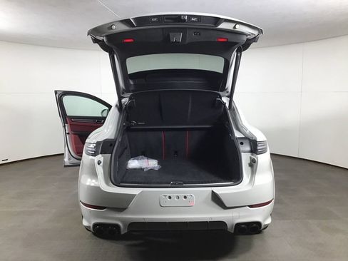 Used 2023 Porsche Cayenne Turbo AWD/4WD image 25