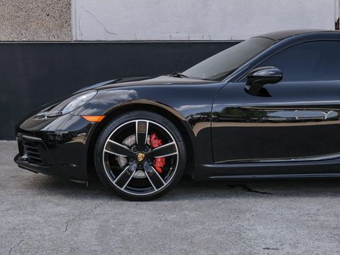 Used 2019 Porsche 718 Cayman S RWD image 11