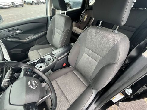 Used 2025 Nissan Rogue SV image 38