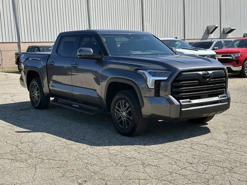 Used 2024 Toyota Tundra SR5 w/ SR5 Convenience Package AWD/4WD image 9