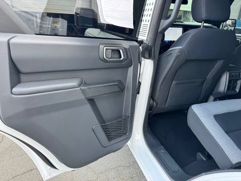 Used 2025 Ford Bronco 4-Door AWD/4WD image 29
