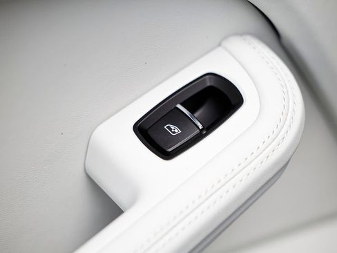 New 2026 Porsche Macan image 29