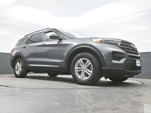 Used 2022 Ford Explorer XLT AWD/4WD image 37