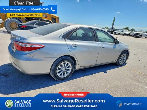 Used 2016 Toyota Camry LE image 4
