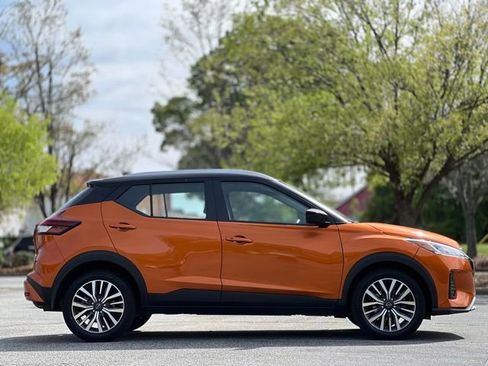 Used 2024 Nissan Kicks SV FWD image 4