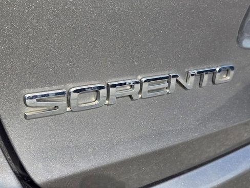 Used 2018 Kia Sorento LX image 13
