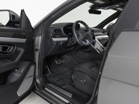 Used 2021 Lamborghini Urus AWD/4WD image 13