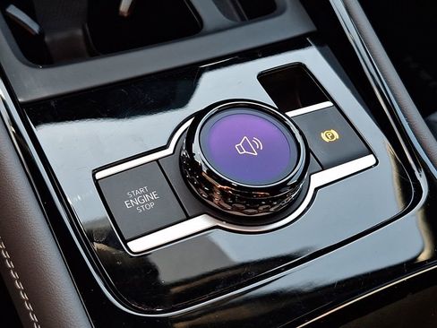 Used 2026 Volkswagen Tiguan SEL R-Line image 25