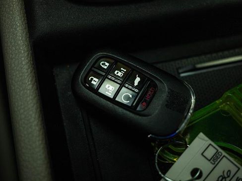 Used 2025 Honda Odyssey EX-L image 25