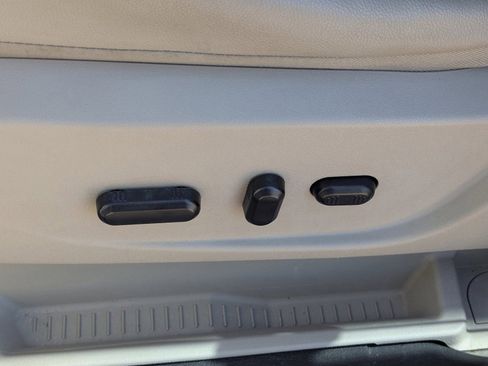 Used 2014 Ford C-MAX Energi SEL w/ Equipment Group 302A FWD image 24