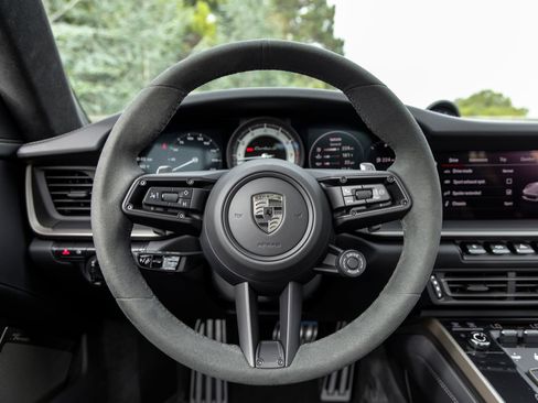 Certified 2025 Porsche 911 Turbo AWD/4WD image 35