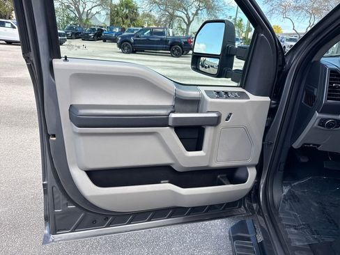 Used 2022 Ford F250 XLT w/ Black Appearance Package image 13