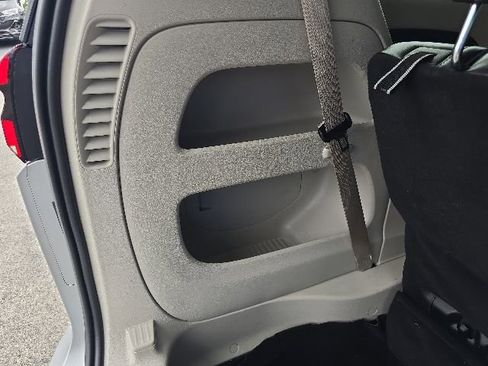 Used 2024 Chrysler Pacifica Touring-L FWD image 40