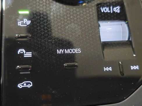 New 2026 BMW iX xDrive45 w/ M Sport Package image 34