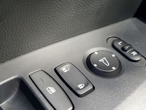 Used 2025 Honda HR-V LX image 25