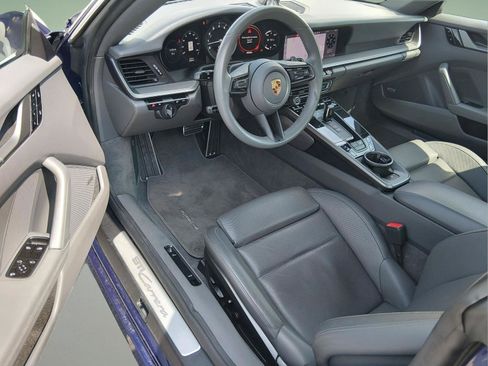 Used 2020 Porsche 911 Carrera RWD image 9