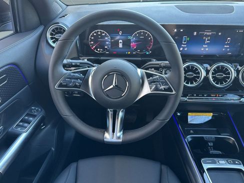 Used 2025 Mercedes-Benz GLA 250 4MATIC image 24
