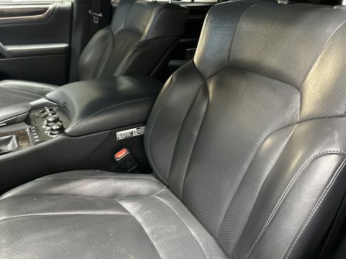 Used 2021 Lexus LX 570 4WD w/ Sport Package image 6