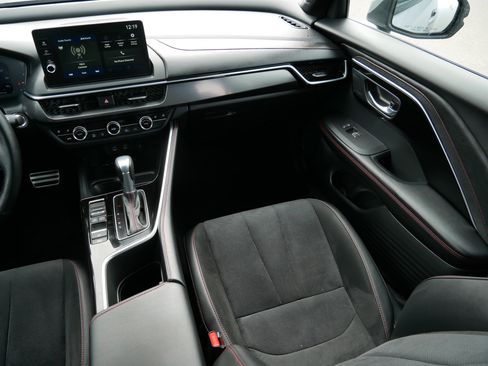 Certified 2025 Acura ADX A-Spec image 11