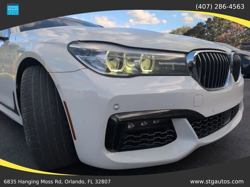 Used 2017 BMW 740i RWD image 9