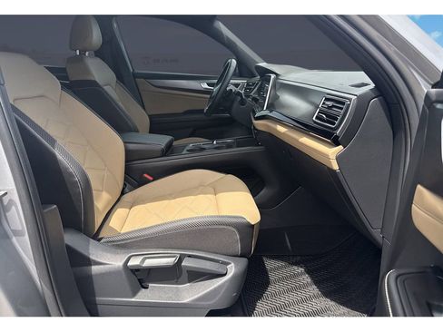 Used 2024 Volkswagen Atlas Cross Sport SE AWD/4WD image 18