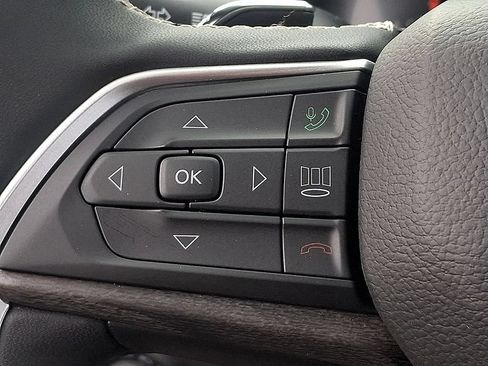 Used 2025 Jeep Grand Cherokee Limited AWD/4WD image 21