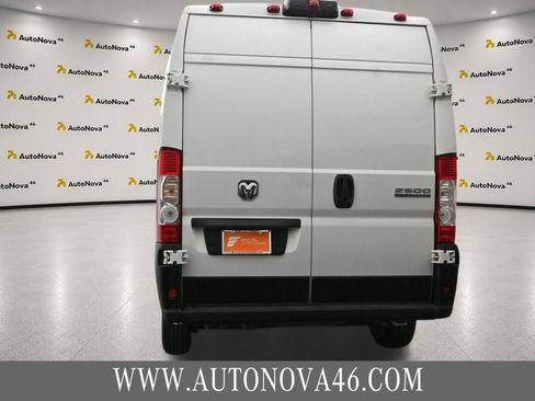 Used 2025 RAM ProMaster 2500 w/ Convenience Group FWD image 7