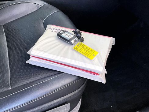 Used 2019 Kia Niro Touring image 14