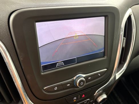Used 2024 Chevrolet Equinox LT FWD image 44