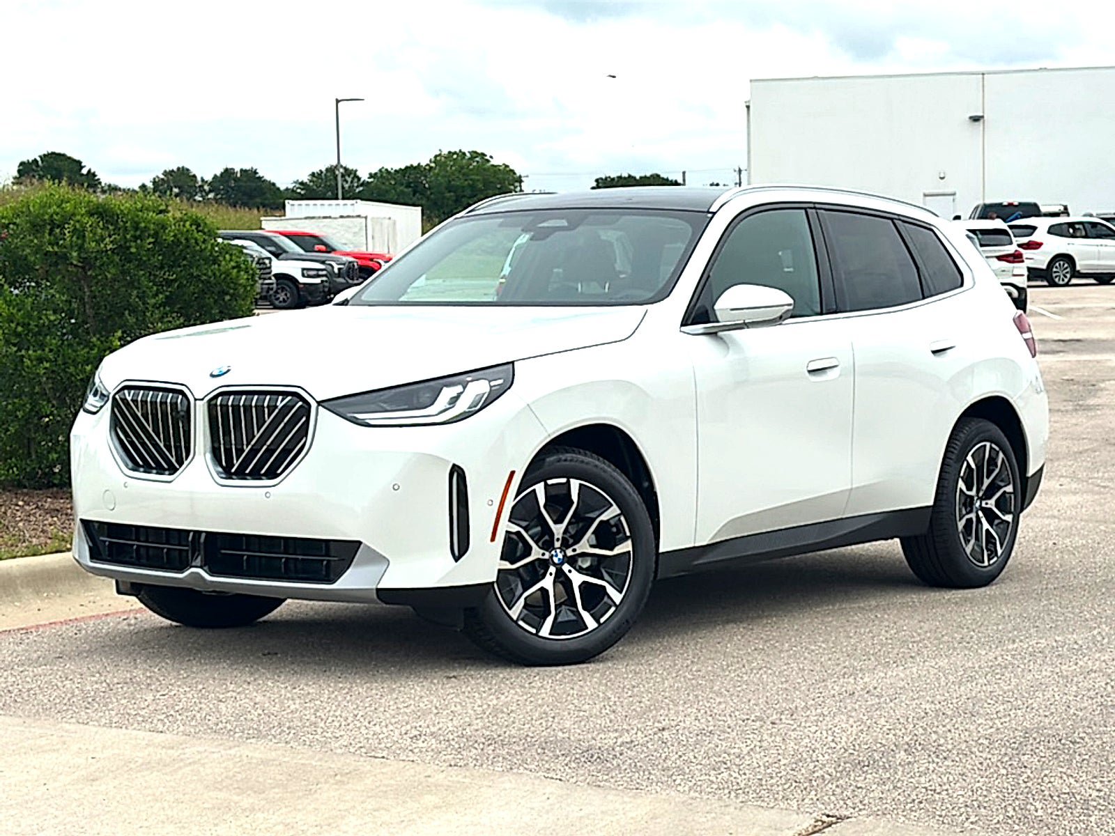 New 2026 BMW X3 xDrive30i w/ Premium Package AWD/4WD image 2