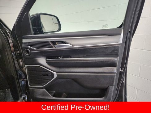 Certified 2025 Jeep Wagoneer Series II AWD/4WD image 32
