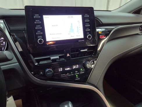 Used 2022 Toyota Camry SE FWD image 21
