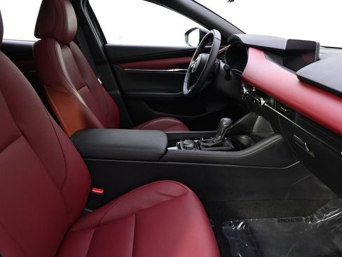 Certified 2025 MAZDA MAZDA3 Hatchback w/Premium Plus Pkg image 16