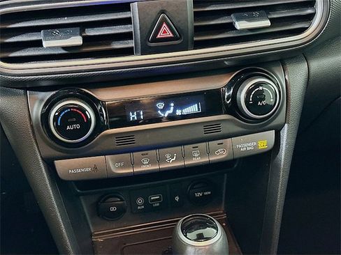 Used 2021 Hyundai Kona Limited image 17