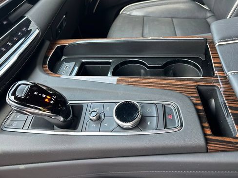 Used 2024 Cadillac Escalade Premium Luxury w/ Performance Package AWD/4WD image 38