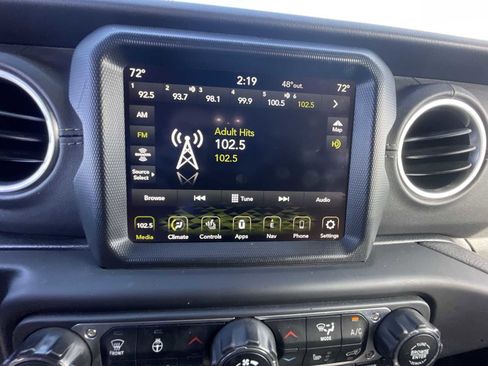 Used 2022 Jeep Wrangler Unlimited Sahara w/ Cold Weather Group image 13