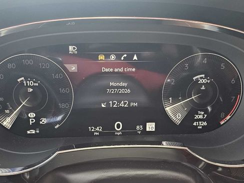 Used 2023 Bentley Bentayga AWD/4WD image 16