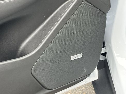 New 2026 Cadillac XT5 Luxury w/ LPO, ONYX Package image 16