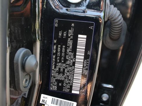 Used 2023 Toyota Highlander XLE AWD/4WD image 36