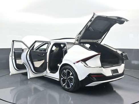 Used 2024 Kia EV6 GT-Line image 86