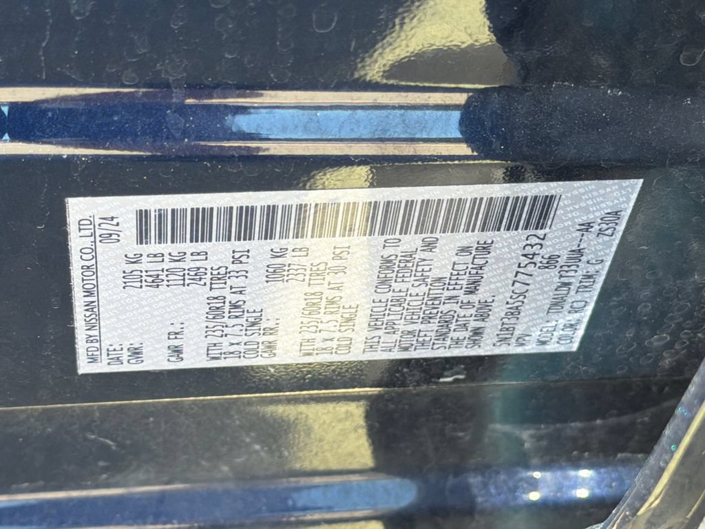 Used 2025 Nissan Rogue SV FWD image 33