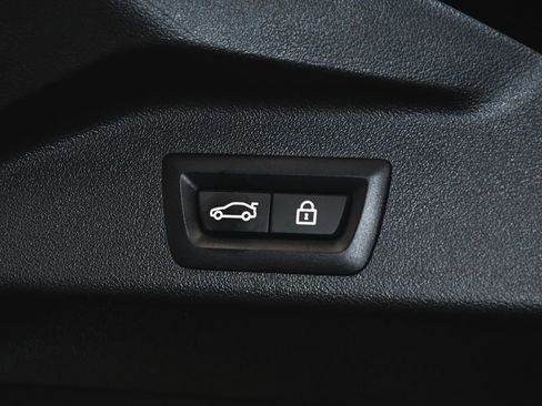 Used 2022 BMW X5 M Base w/ Competition Package 2 image 71