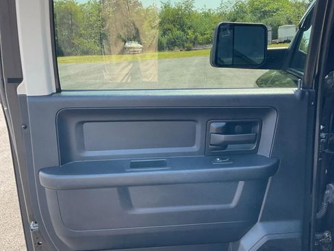 Used 2015 RAM 2500 Tradesman w/ Chrome Appearance Group image 35