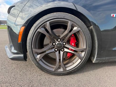 Used 2018 Chevrolet Camaro SS RWD image 14