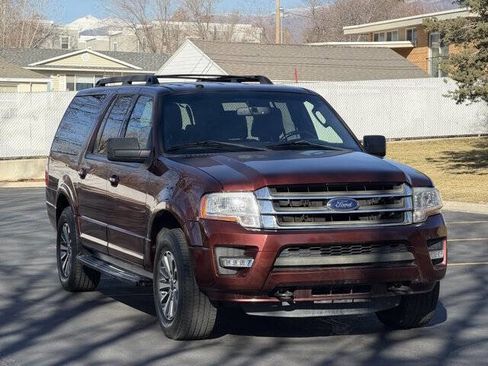 Used 2017 Ford Expedition EL XLT image 2