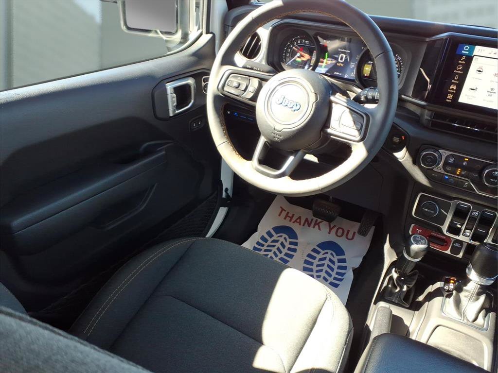 Used 2024 Jeep Wrangler Unlimited AWD/4WD image 20