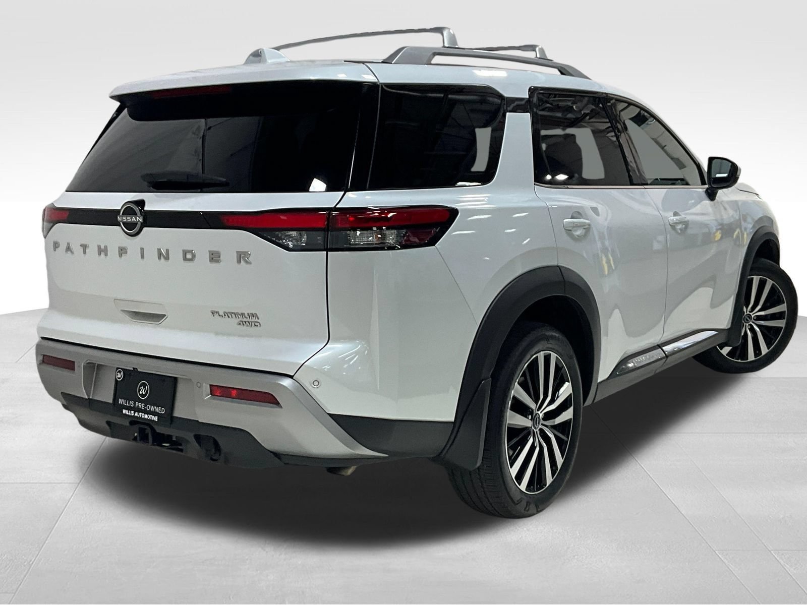 Used 2025 Nissan Pathfinder Platinum w/ Cargo Package AWD/4WD image 5