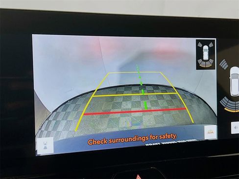 Certified 2024 Toyota Venza XLE image 13